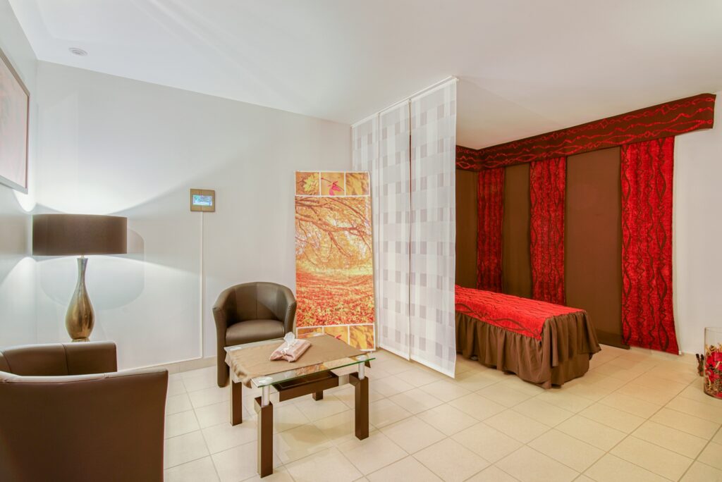 Chambre du funérarium en rouge